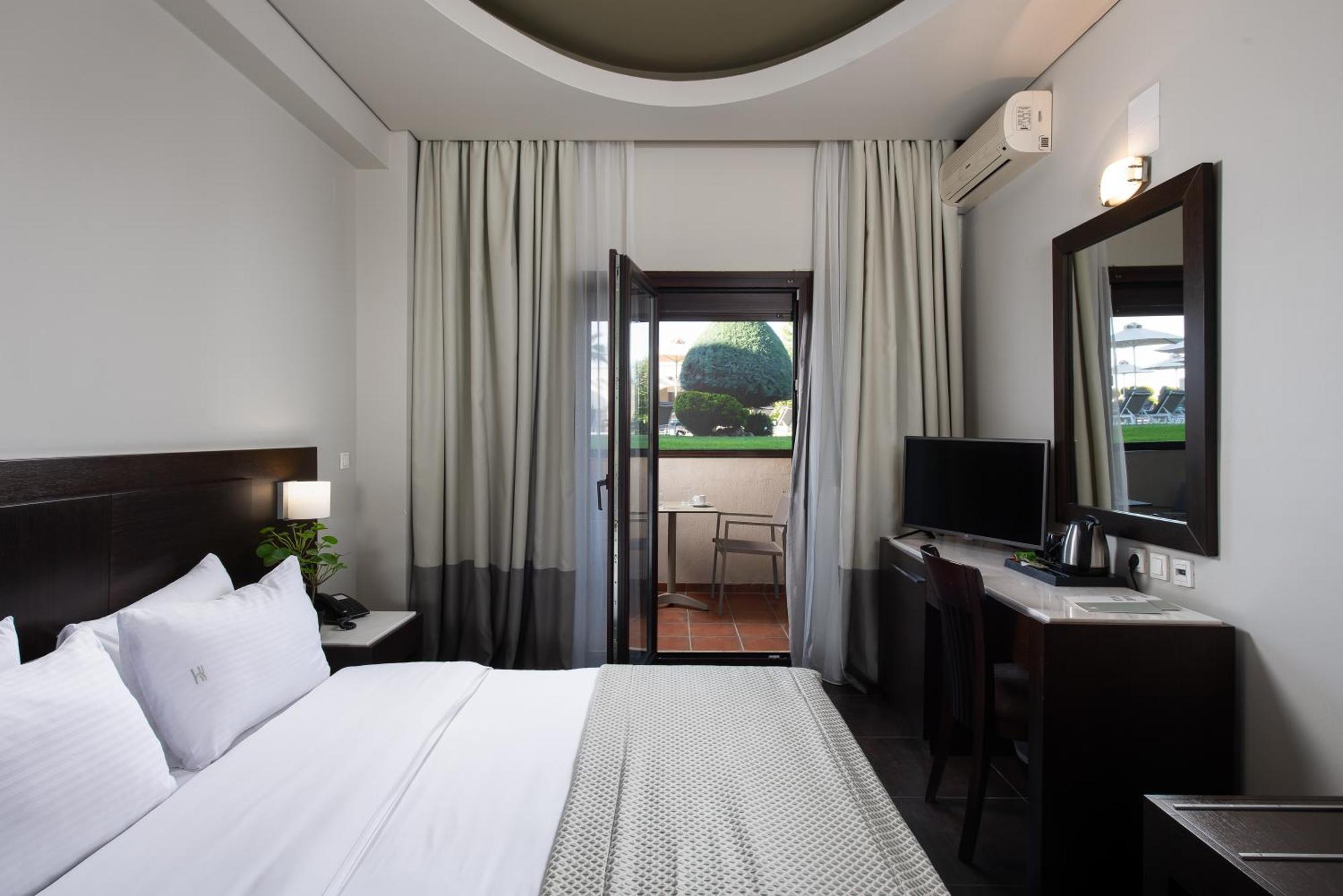 Hotel Heaven Thessaloniki Airport 4*