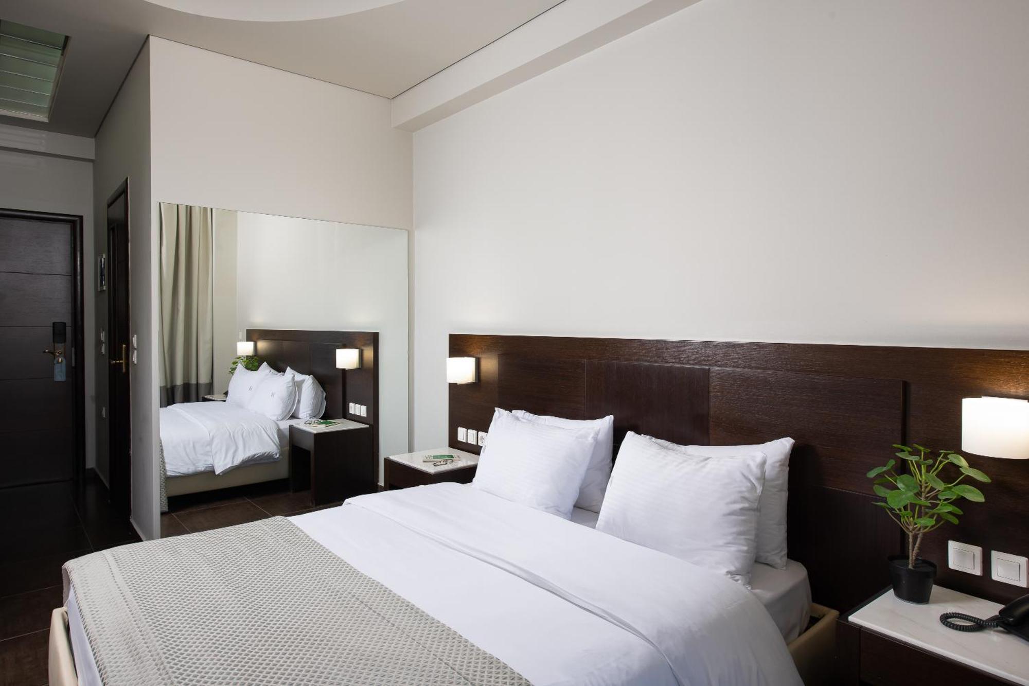 Hotel Heaven Neon Rysion